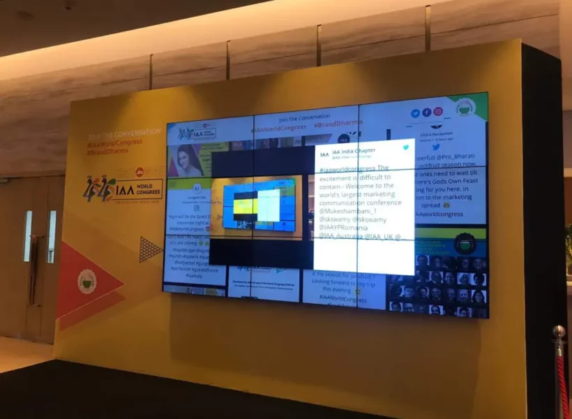 social-media-display